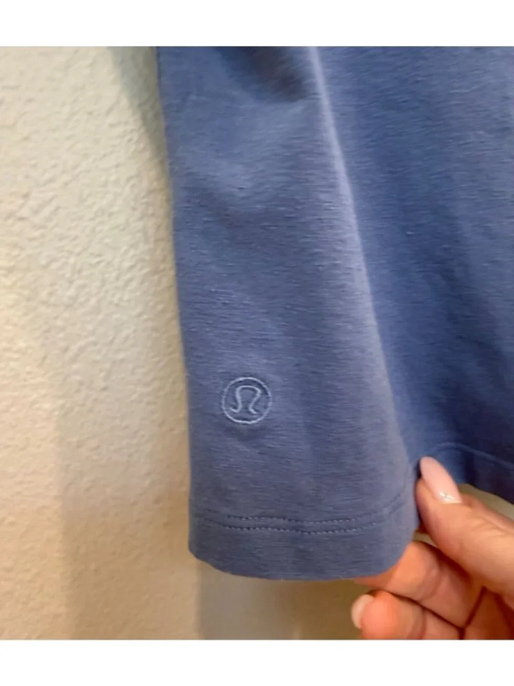 Lululemon Women's Blue Crop Boxy Short Sleeve Crew Neck Shirt Small Casual